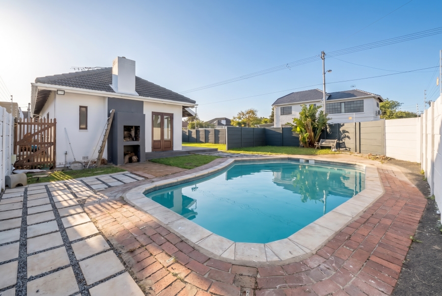 3 Bedroom Property for Sale in Plumstead Western Cape